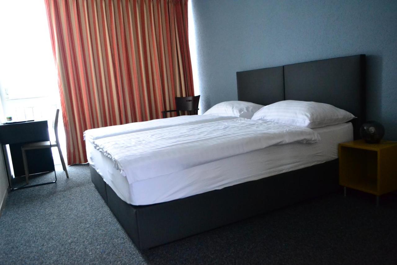 Hotel Les Rives Du Doubs Les Brenets Kültér fotó