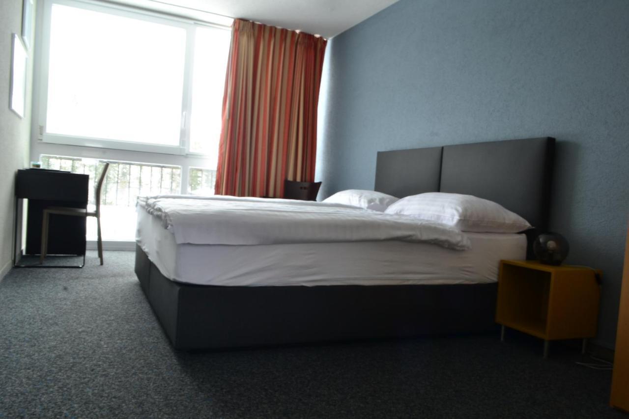 Hotel Les Rives Du Doubs Les Brenets Kültér fotó